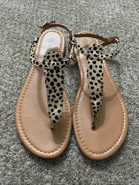 Rue21 Tan Sandals with Black Leopard Print T-Strap